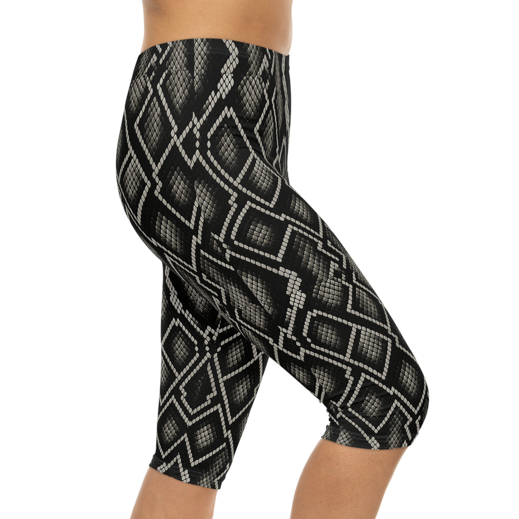 Black Snake Skin Pattern Capri Leggings | Python Print